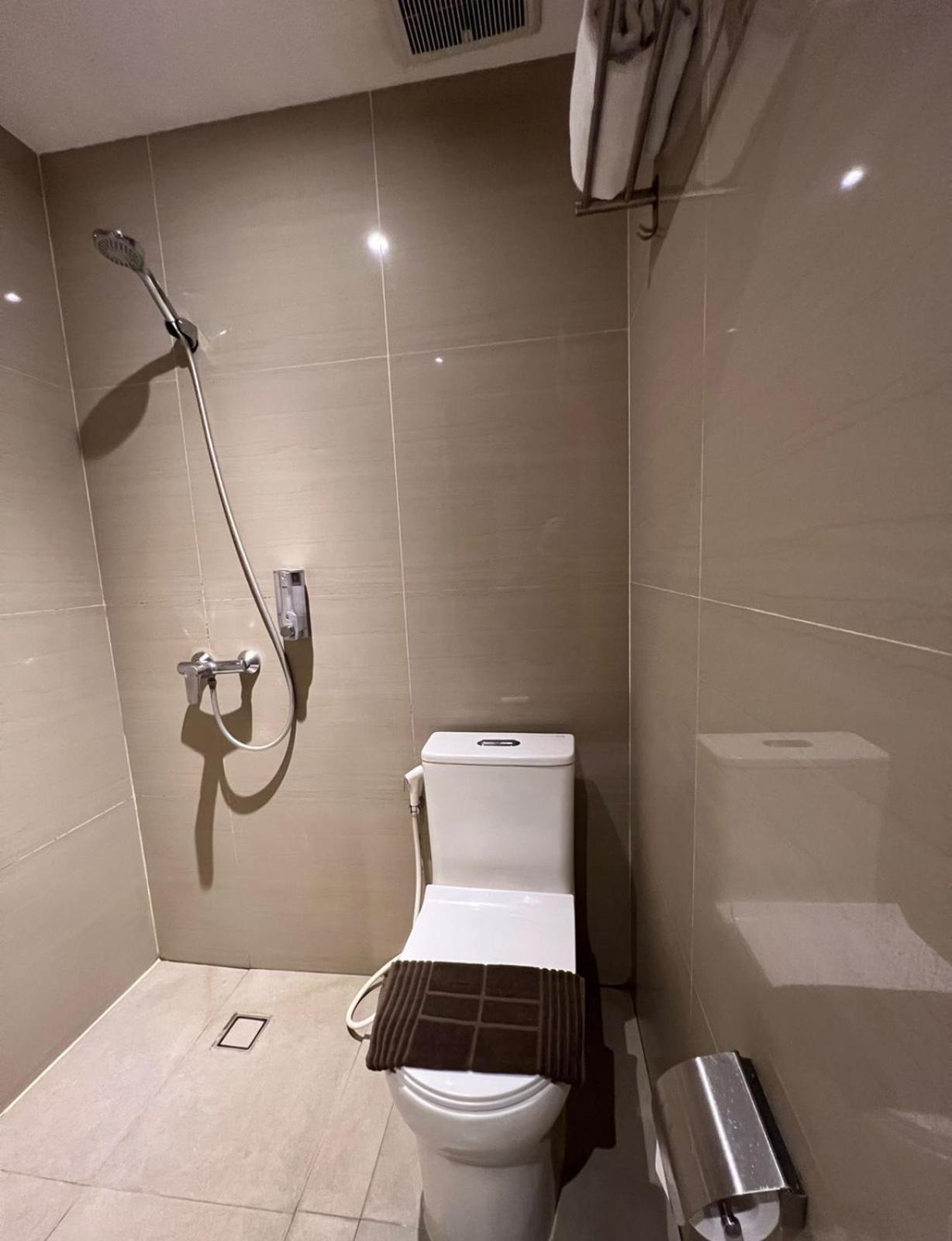 Deli Hotel Medan Zewnętrze zdjęcie