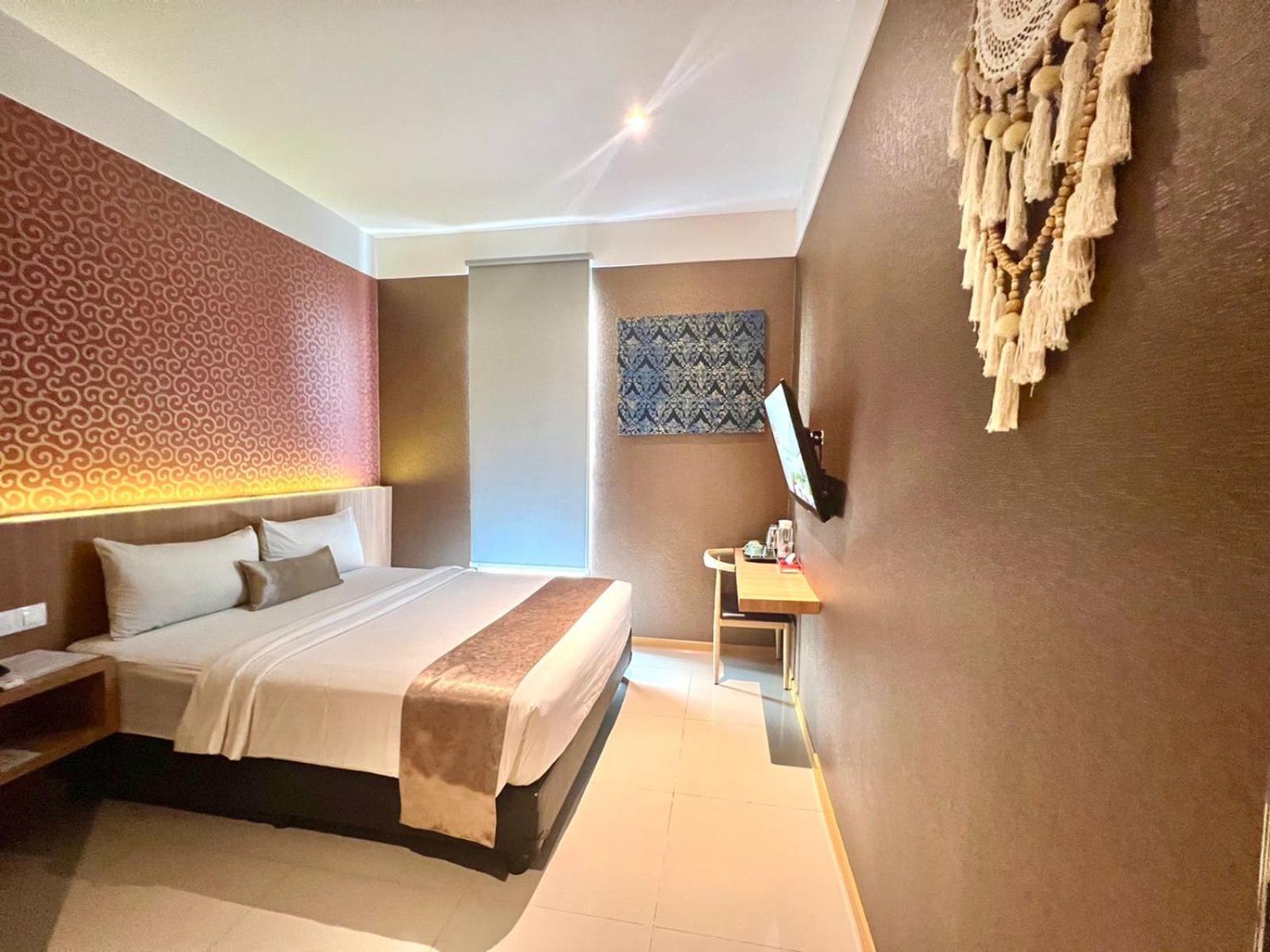 Deli Hotel Medan Zewnętrze zdjęcie
