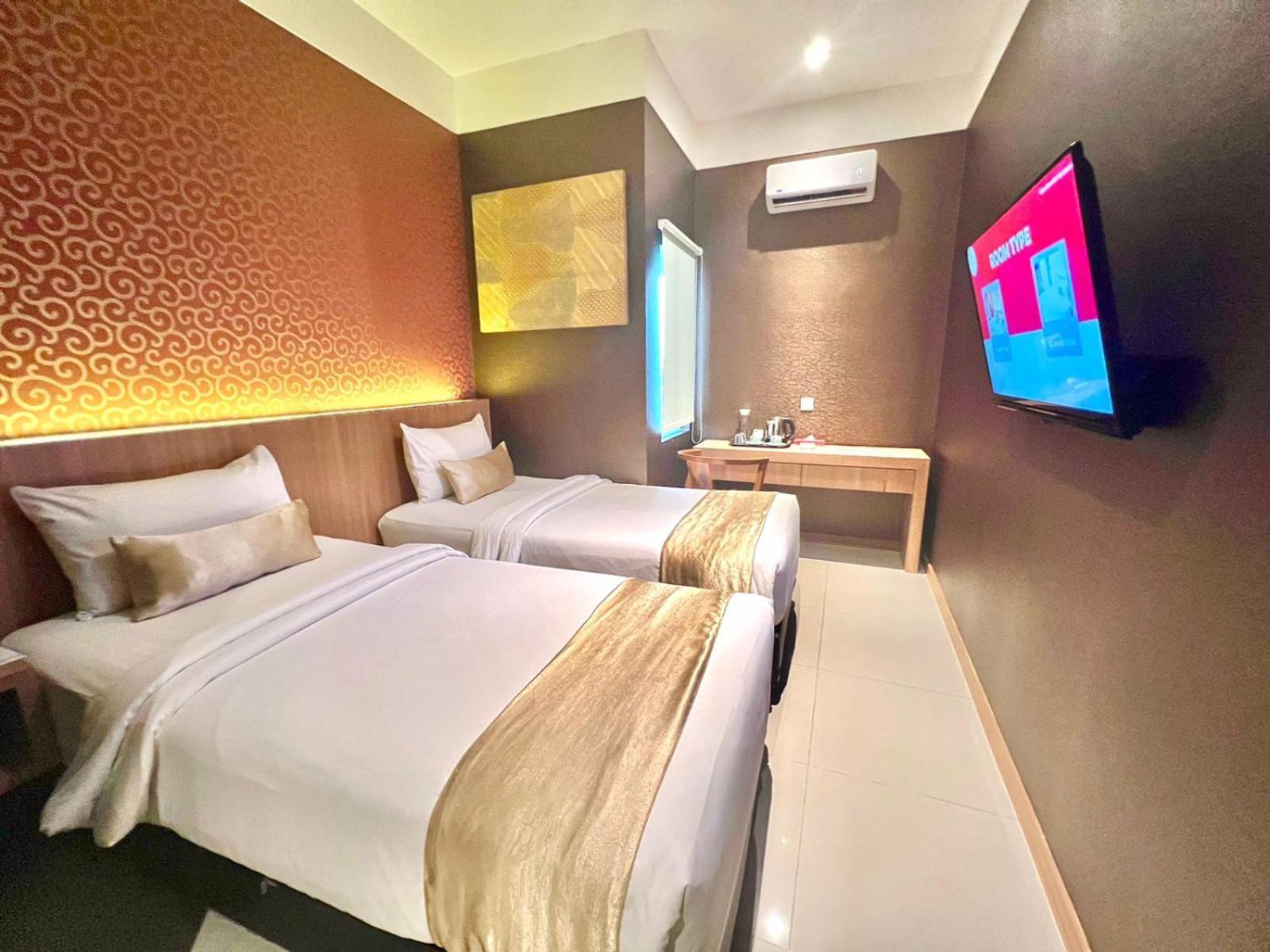 Deli Hotel Medan Zewnętrze zdjęcie