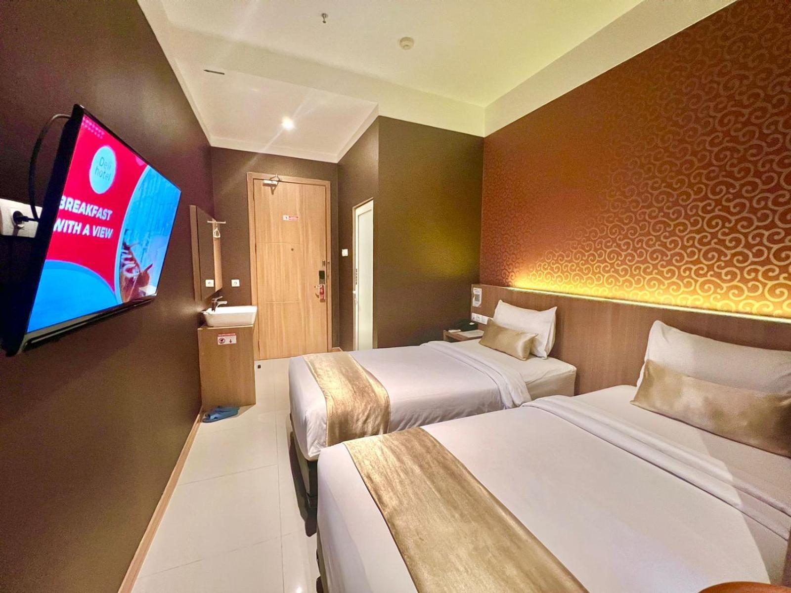 Deli Hotel Medan Zewnętrze zdjęcie