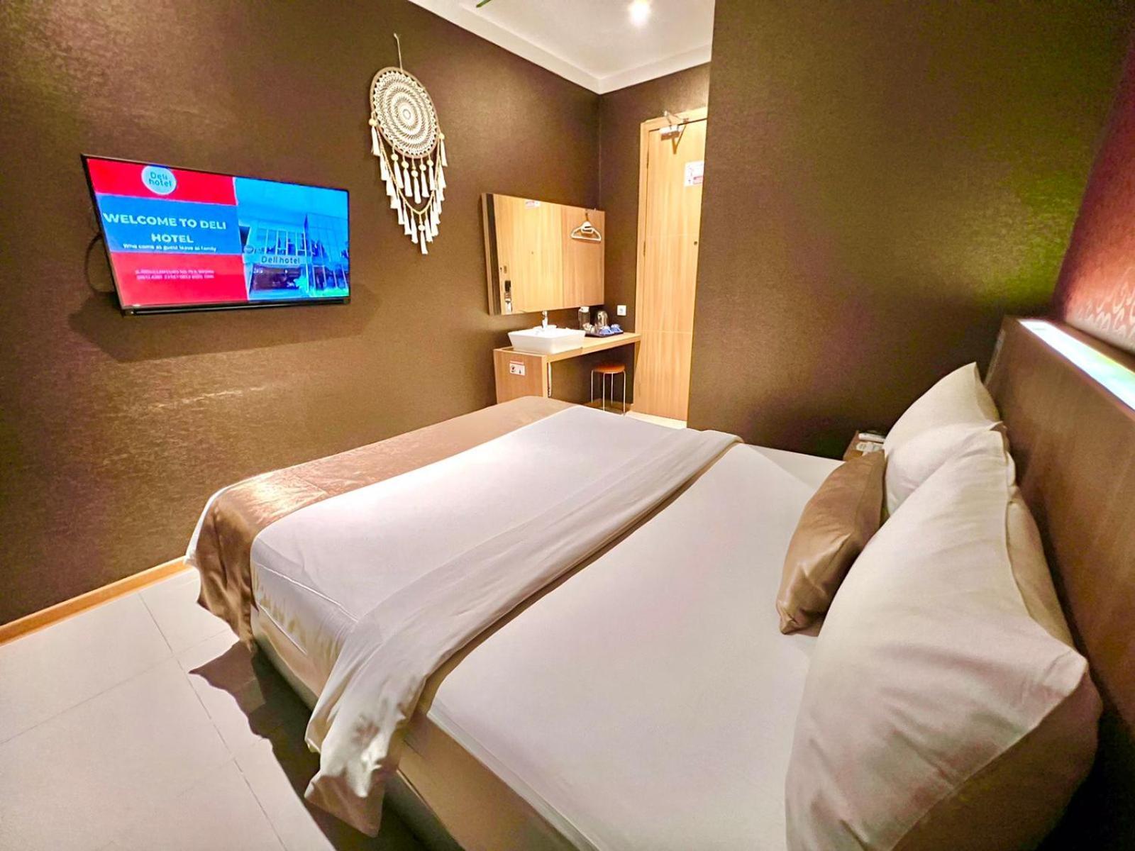 Deli Hotel Medan Zewnętrze zdjęcie