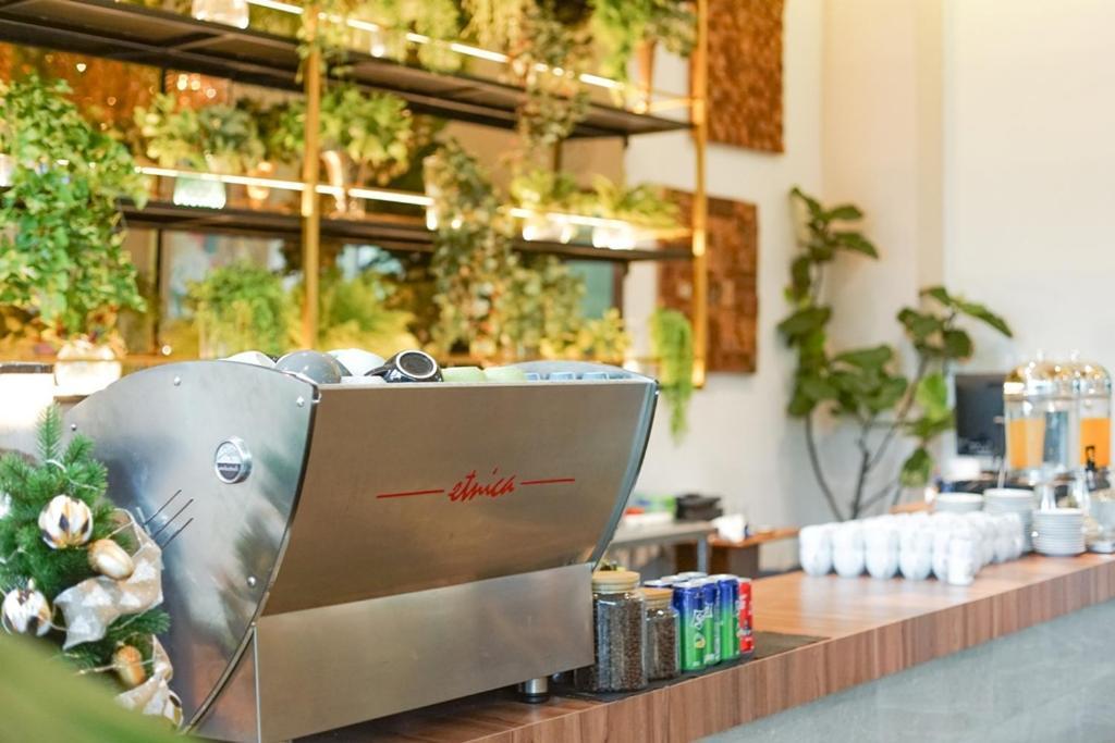Deli Hotel Medan Zewnętrze zdjęcie