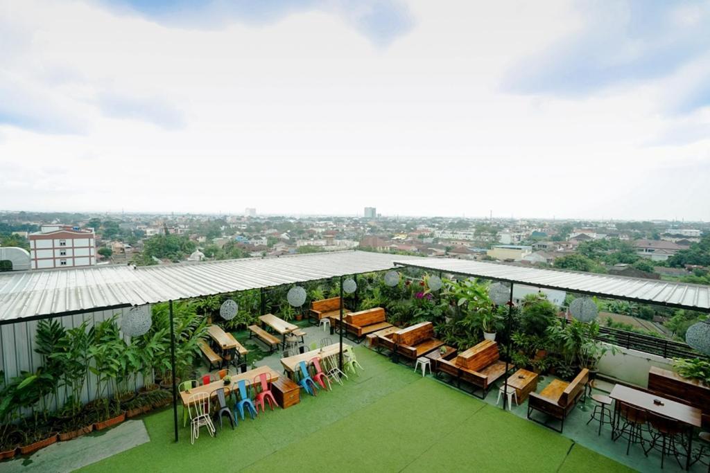 Deli Hotel Medan Zewnętrze zdjęcie