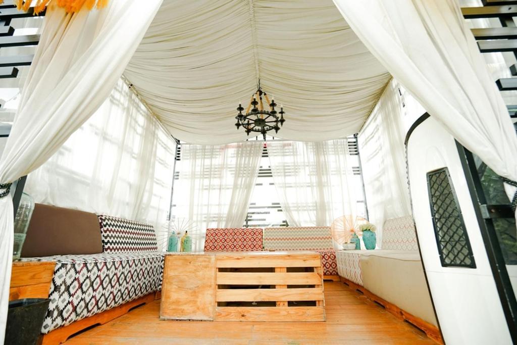 Deli Hotel Medan Zewnętrze zdjęcie
