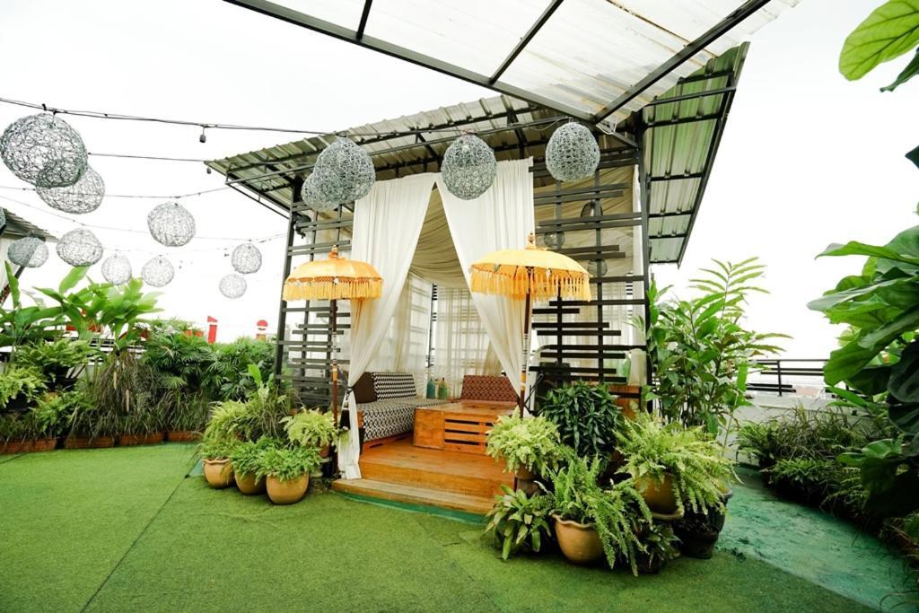 Deli Hotel Medan Zewnętrze zdjęcie